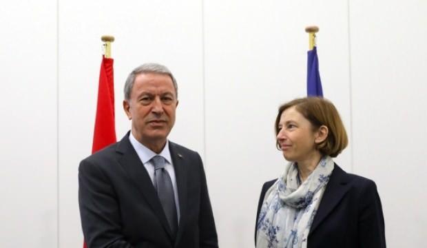 Bakan Akar, Fransalı mevkidaşıyla görüştü