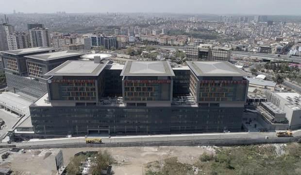 Prof Dr Cemil Tascioglu Yazili Tabela Okmeydani Ndaki Sehir Hastanesine Asildi Guncel Haberleri