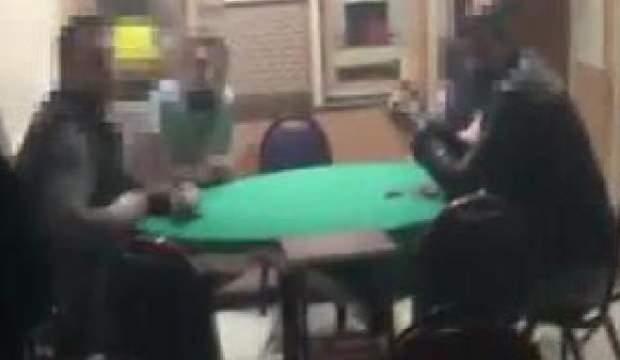 Polis kahvehanedekileri, kepenklerden sızan ışıktan yakaladı