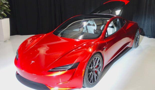 Tesla virüse rağmen üretime geçecek!