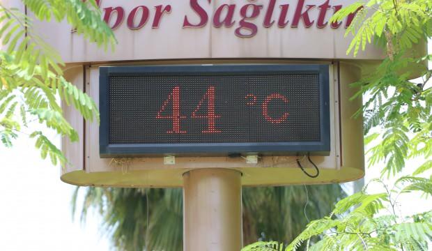 Adana'da termometre 44 dereceyi gösterdi