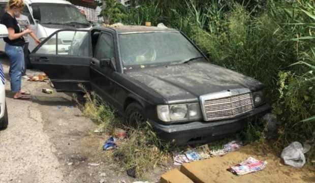 Hurda otomobilin içinde ölü bulundu