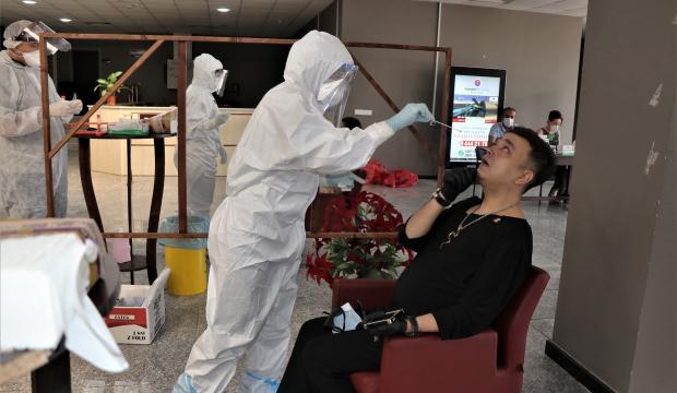 Karabük’te berber ve kuaförlere Kovid-19 testi yapıldı