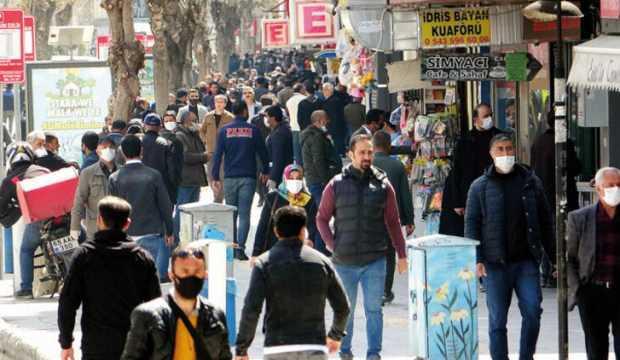 Bilim Kurulu üyesi Yamanel: 2021'in başına kadar maske takacağız