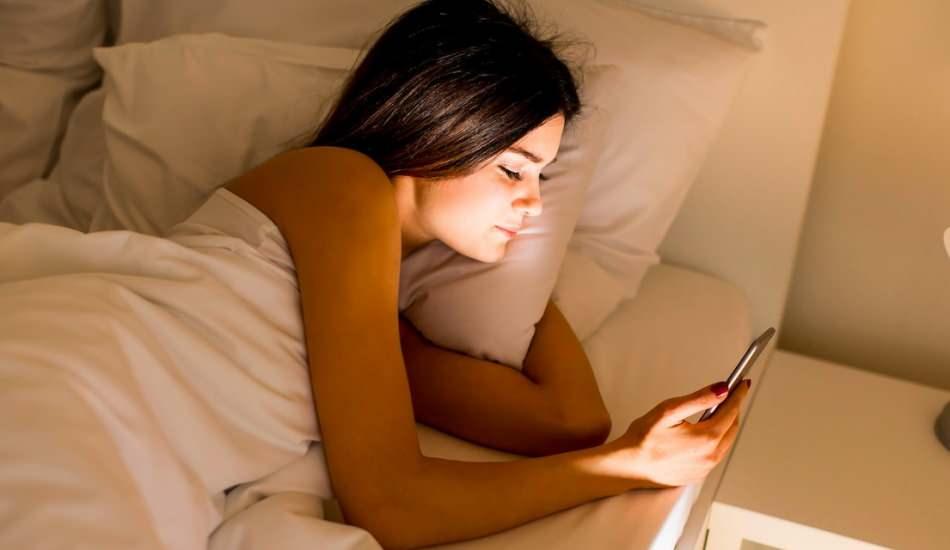 cep_telefonunun_zararlari_nelerdir_sakin_cep_telefonuna_yakin_uyumayin_1589985578_744.jpg
