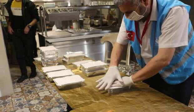 İnsan Vakfı'ndan sıcak yemek dağıtımı