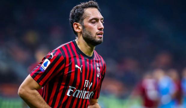 Hakan Çalhanoğlu'na övgü yağdı!