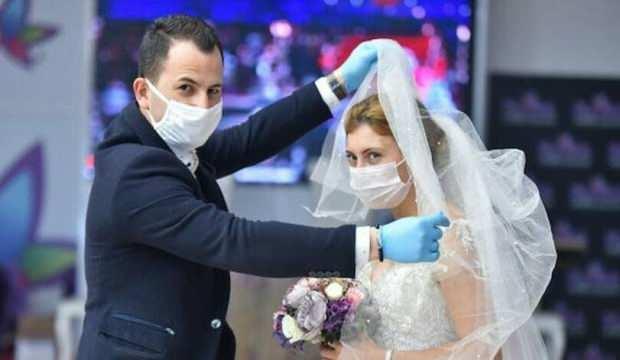 Dugunlerde Yeni Donem Takilar Artik Boyle Takilacak Ekonomi Haberleri