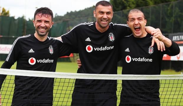 Beşiktaş yönetimi ile sıkı pazarlık: Yüzde 30 indirin Oyuncular: yüzde 5 olur