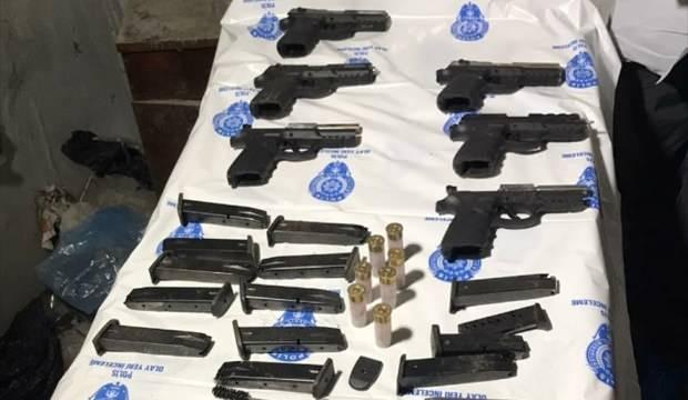 Beyoğlu'nda şüphe üzerine durdurulan kişinin evinden cephane çıktı