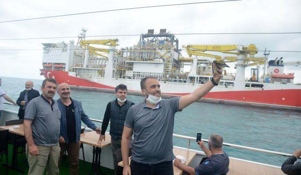 Yoğun ilgi! Görenler telefonuna sarıldı