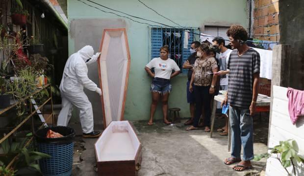 Peru ve Kolombiya'da Kovid-19 kaynaklı ölümler artıyor
