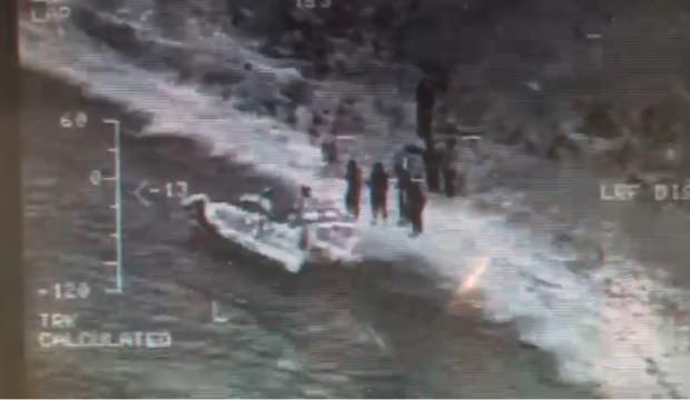 Yunanlılar göçmen botunu patlattı; 1 ölü