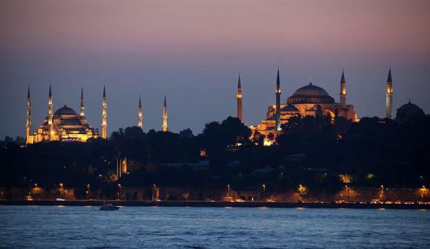 Ayasofya ile Sultanahmet'in caz ve dans salonu olmasını istemişler!