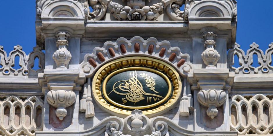 Dolmabahçe Sarayı'ndaki 164 yılık tuğralar restore ediliyor
