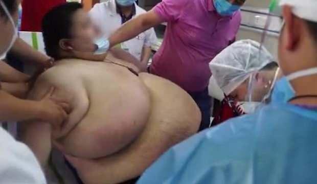 Koronavirüs sebebiyle girdiği karantinadan 102 kilo alarak çıktı