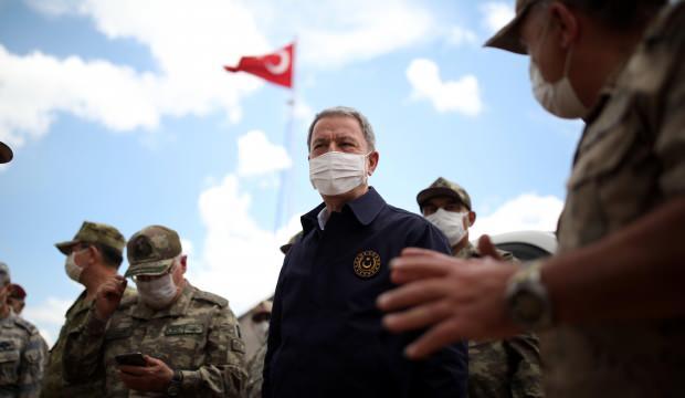 Bakan Akar ve komutanlar Namaz Dağı'nda