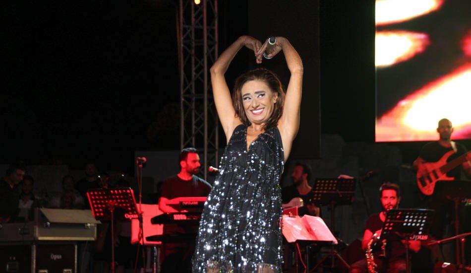 yildiz_tilbe_evlendim_diyip_bombayi_patlatti_altindan_bambaska_bir_olay_cikti_1592388824_2361.jpg