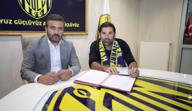İbrahim Üzülmez'den 6 maç +1 yıllık imza!
