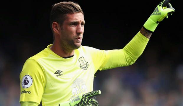 Stekelenburg'dan 1 yıllık imza