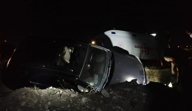 Kocaeli'de otomobil kanala devrildi: 2 yaralı
