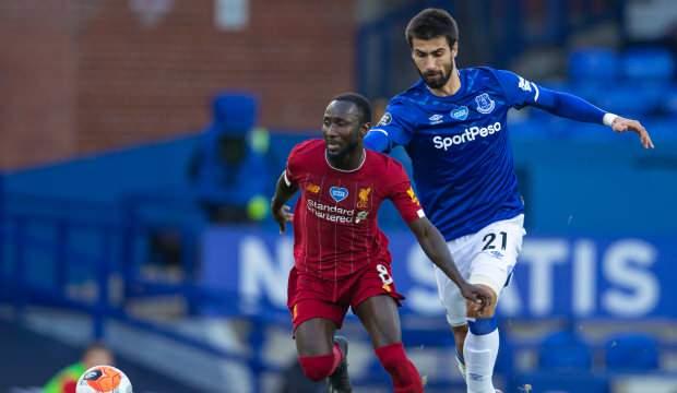 Lider Liverpool, Everton'a takıldı