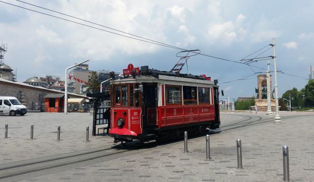 Nostaljik tramvayın sessiz yolculuğu