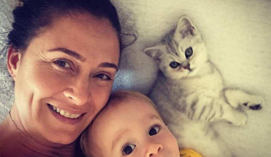 oyuncu_ceyda_duvenci_kuafore_ogluyla_birlikte_gitti_1593168998_2546.jpg