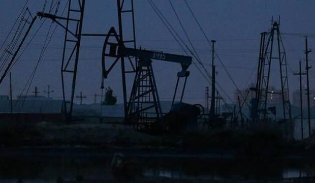 ABD stoklarında düşüşle petrol fiyatları yükseldi