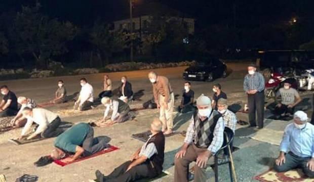 Cemaatin protesto ettiği imamla ilgili karar verildi