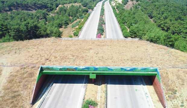 Dört köprünün üçüncüsünün yapım çalışmaları sürüyor