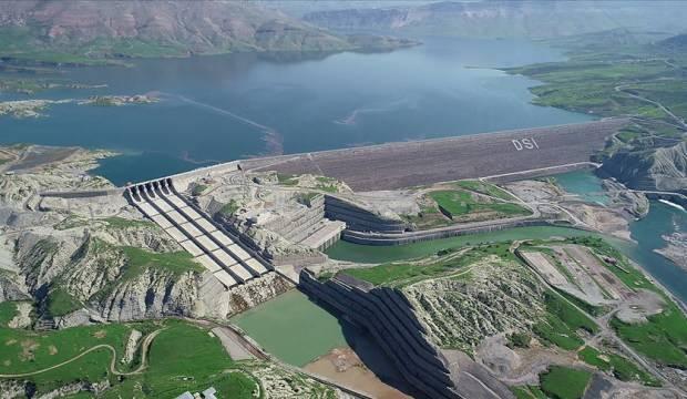 Elektrik yatırımlarına temiz kaynaklar damga vurdu