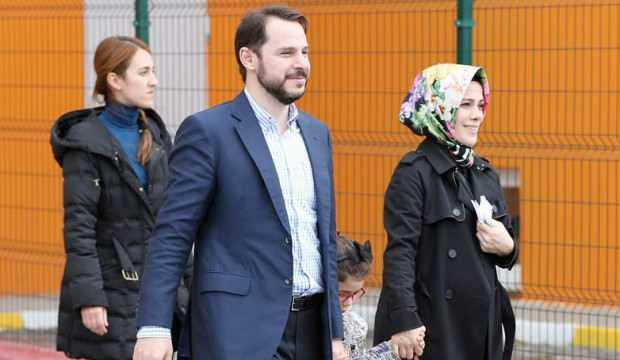 Esra Albayrak'a çirkin sözlere sert tepki: Mehmet Akif'in bahsettiği enkazı leşler!