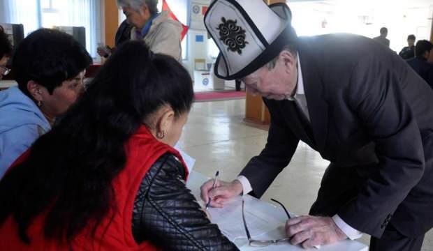 Kırgızistan'da seçim barajı düşürüldü