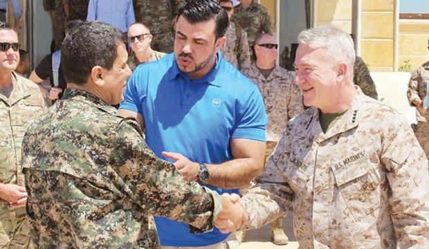 ABD'li komutan PKK'lı teröristle bir araya geldi