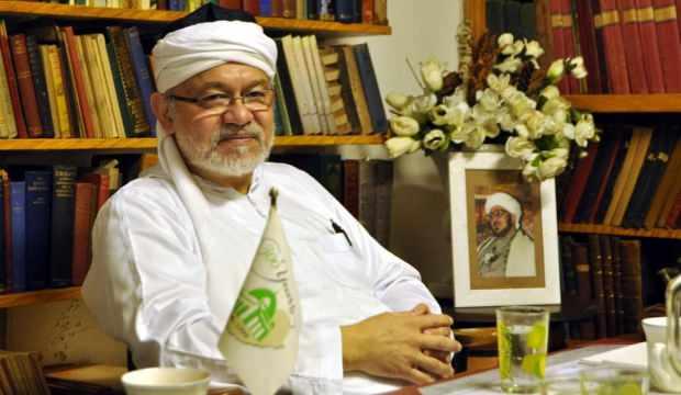 Güney Afrikalı alim Şeyh Hendricks Kovid-19'dan hayatını kaybetti