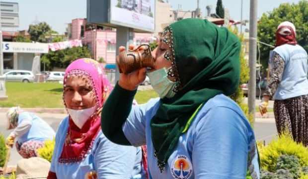 Kadın işçilerin 40 derece sıcaklıkta zorlu mesaisi