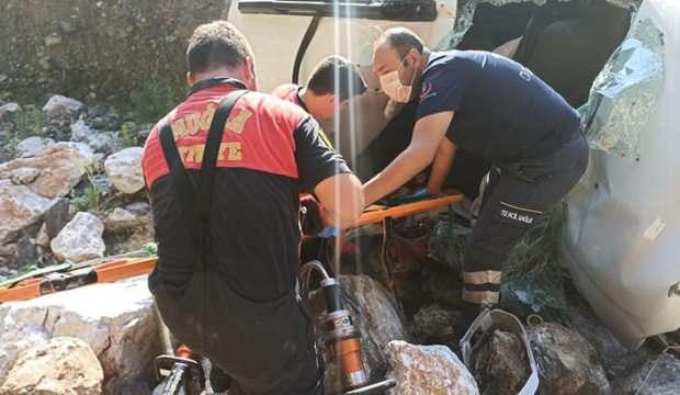 Marmaris’te otomobil dereye uçtu: 4 yaralı