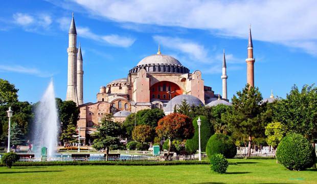 Ayasofya kararı vatandaşa soruldu: Son anketten dikkat çeken sonuç