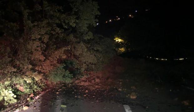 Heyelan Ayder Yaylası yolunu kapattı