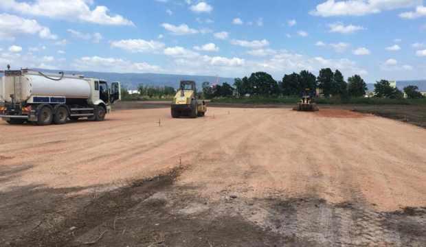 Yerli otomobil fabrikasının temel atma töreni öncesi hummalı çalışma