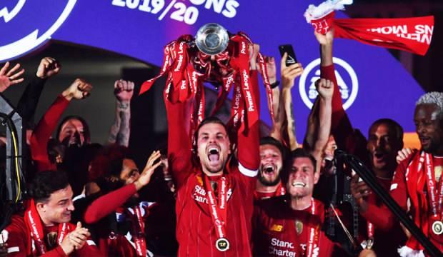Şampiyon Liverpool 5 golle kupasına kavuştu!