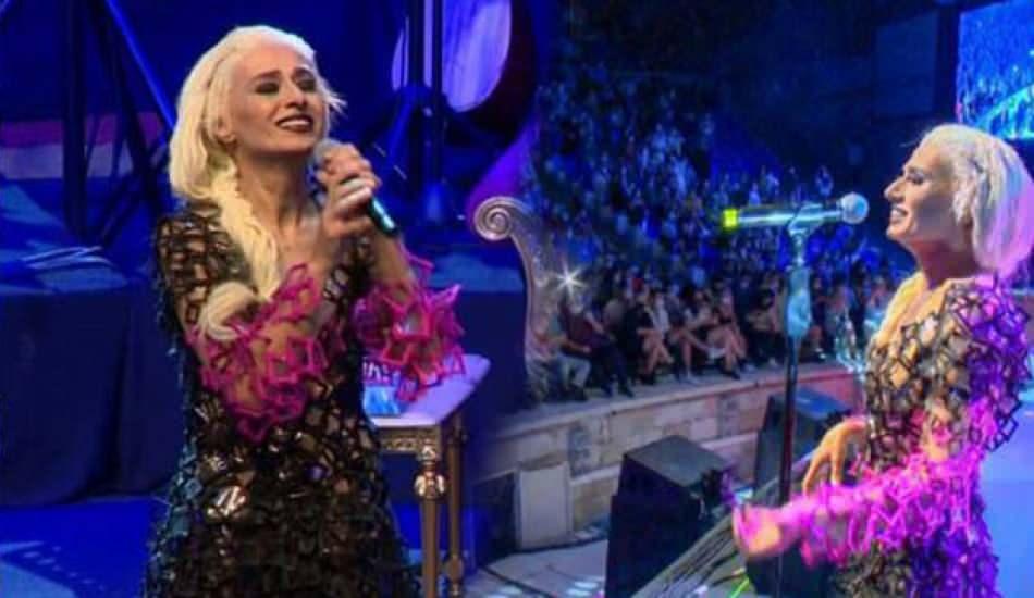 yildiz_tilbe_sahnelere_sarisin_dondu_konserde_sosyal_mesafeye_onem_verilmedi_1595752629_7808.jpg