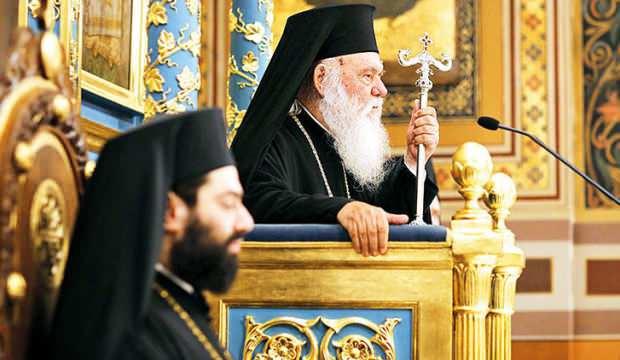 Yunan papazdan Ayasofya'da namaz sonrası yeni skandal