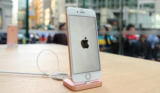 Apple, Çin'de iPhone satışlarını yüzde 225 artırdı