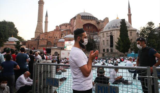 Ayasofya'ya ziyaretçi akını devam ediyor