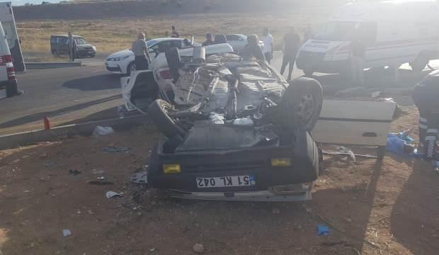 Kayseri'de çarpışan iki otomobil takla attı: 1 ölü, 9 yaralı