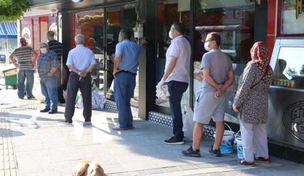 Kurbanı kesen oraya koşuyor