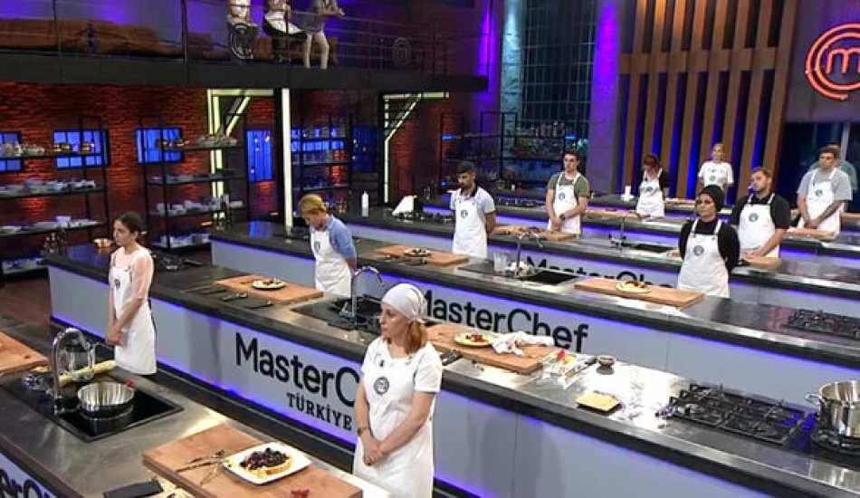 masterchef_2020de_bir_ilk_6_kisilik_final_oynana_yarismada_bu_defa_4_kisiyle_oynandi_1596695452_326.jpg