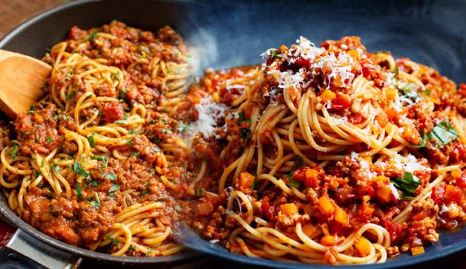 Bolonez Sos Nasil Yapilir Ve Icinde Neler Var Bolonez Sos Evde Yapimi Yemek Haberleri